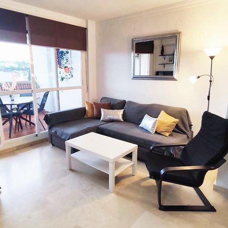 2Bdr Sunny Apartment With Pool And Private Parking In Benalmádena Esterno foto