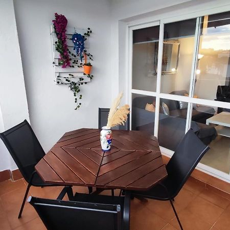2Bdr Sunny Apartment With Pool And Private Parking In Benalmádena Esterno foto