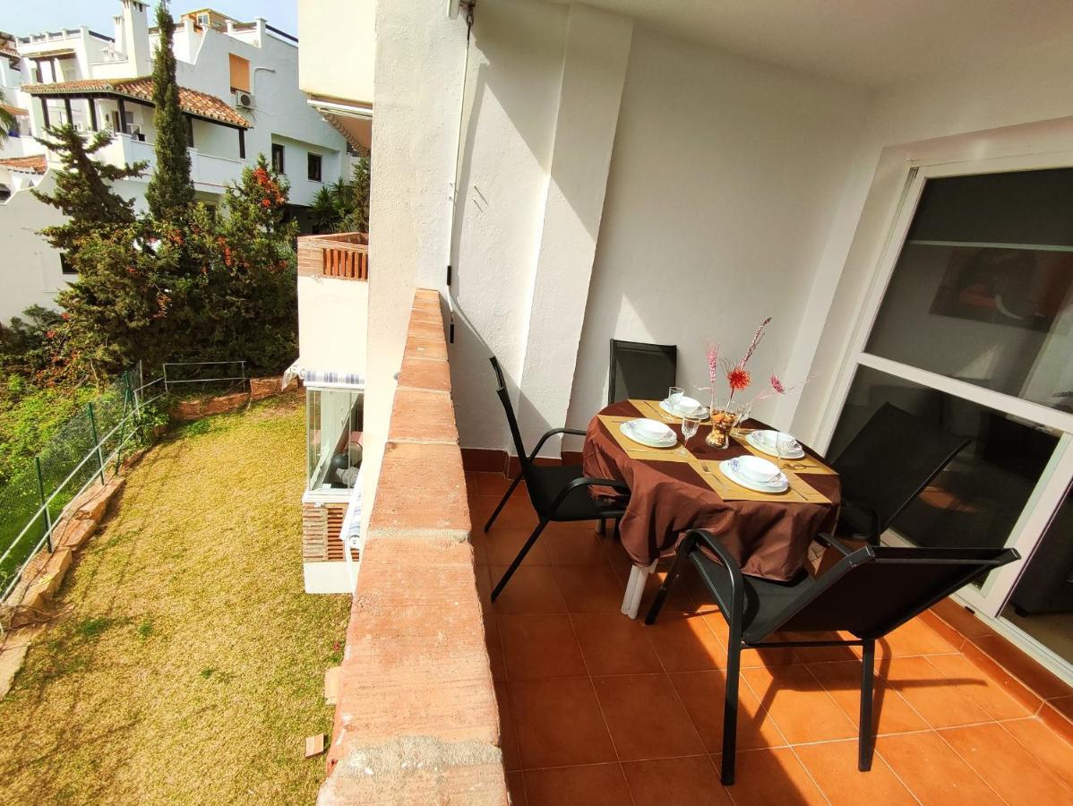 2Bdr Sunny Apartment With Pool And Private Parking In Benalmádena Esterno foto