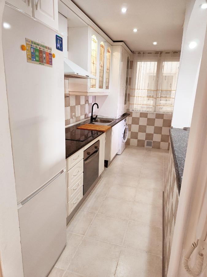 2Bdr Sunny Apartment With Pool And Private Parking In Benalmádena Esterno foto