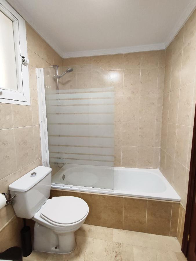 2Bdr Sunny Apartment With Pool And Private Parking In Benalmádena Esterno foto