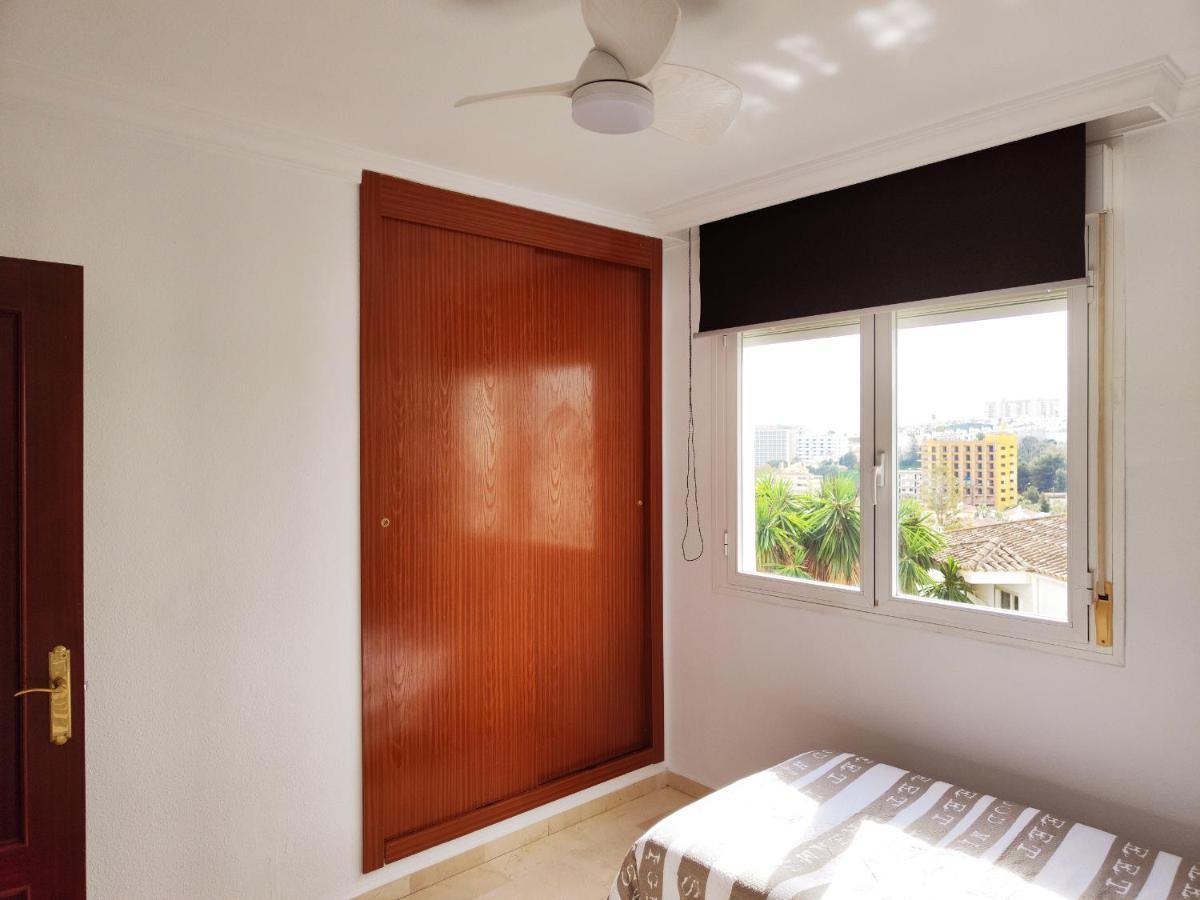 2Bdr Sunny Apartment With Pool And Private Parking In Benalmádena Esterno foto