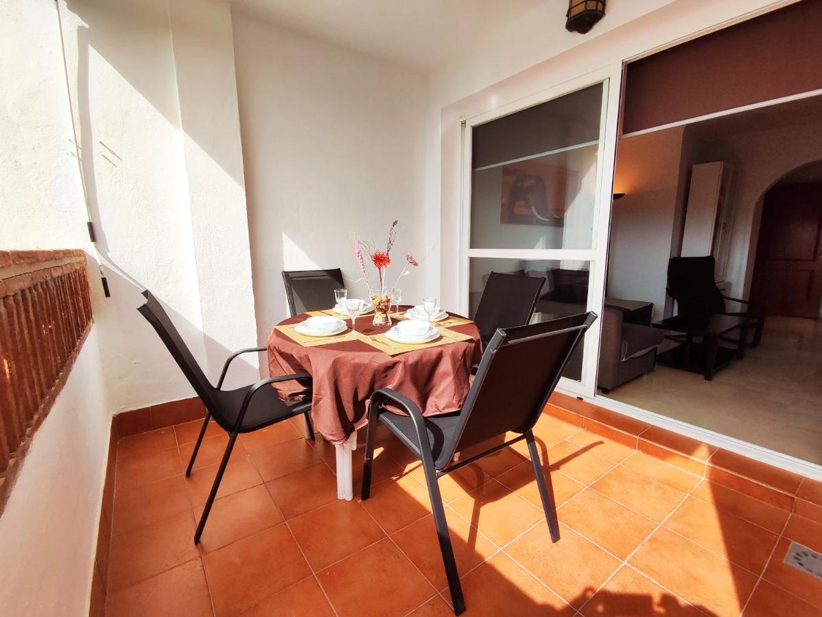 2Bdr Sunny Apartment With Pool And Private Parking In Benalmádena Esterno foto