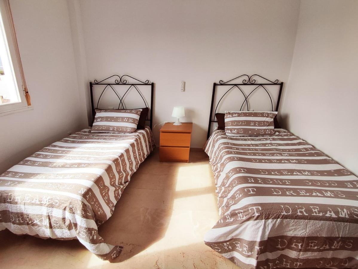 2Bdr Sunny Apartment With Pool And Private Parking In Benalmádena Esterno foto