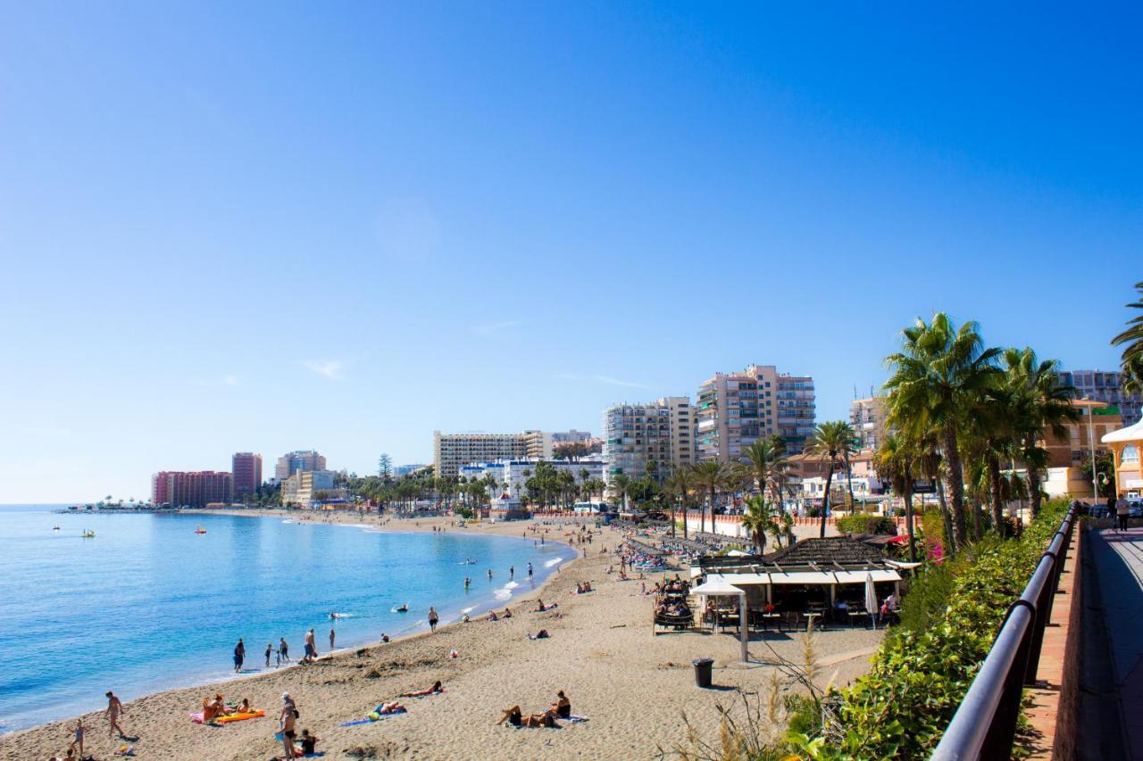 2Bdr Sunny Apartment With Pool And Private Parking In Benalmádena Esterno foto