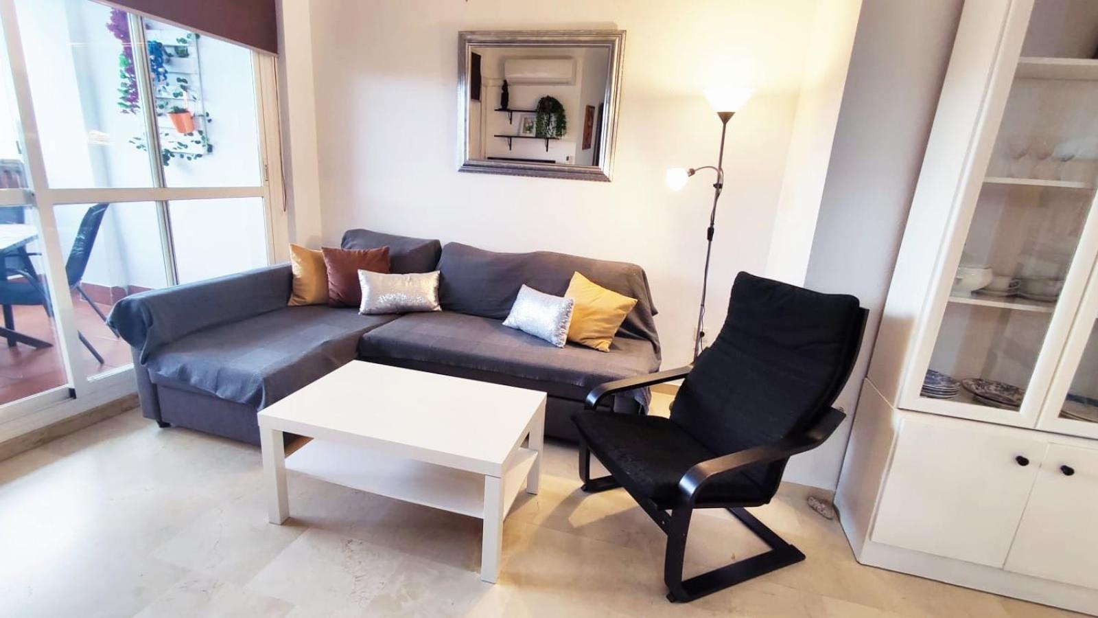2Bdr Sunny Apartment With Pool And Private Parking In Benalmádena Esterno foto