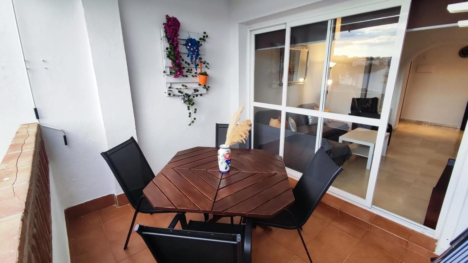 2Bdr Sunny Apartment With Pool And Private Parking In Benalmádena Esterno foto